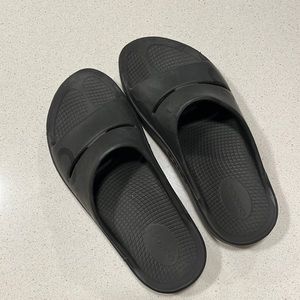 Oofos, black size EU40/W9/M7